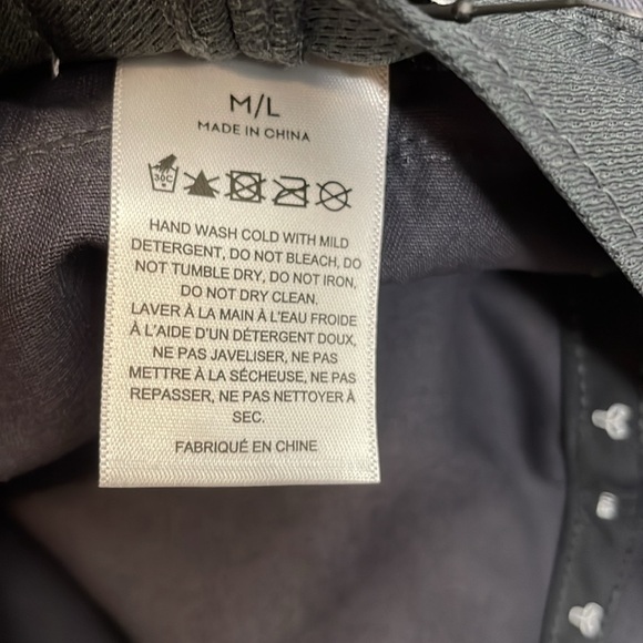 Aritzia TNA banded bucket hat in forged iron - Picture 6 of 6